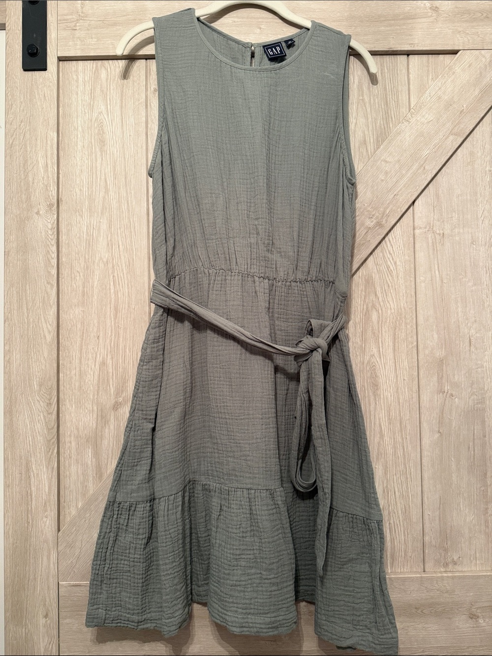 GAP Sleeveless Sage Green Tie-Waist Midi Dress